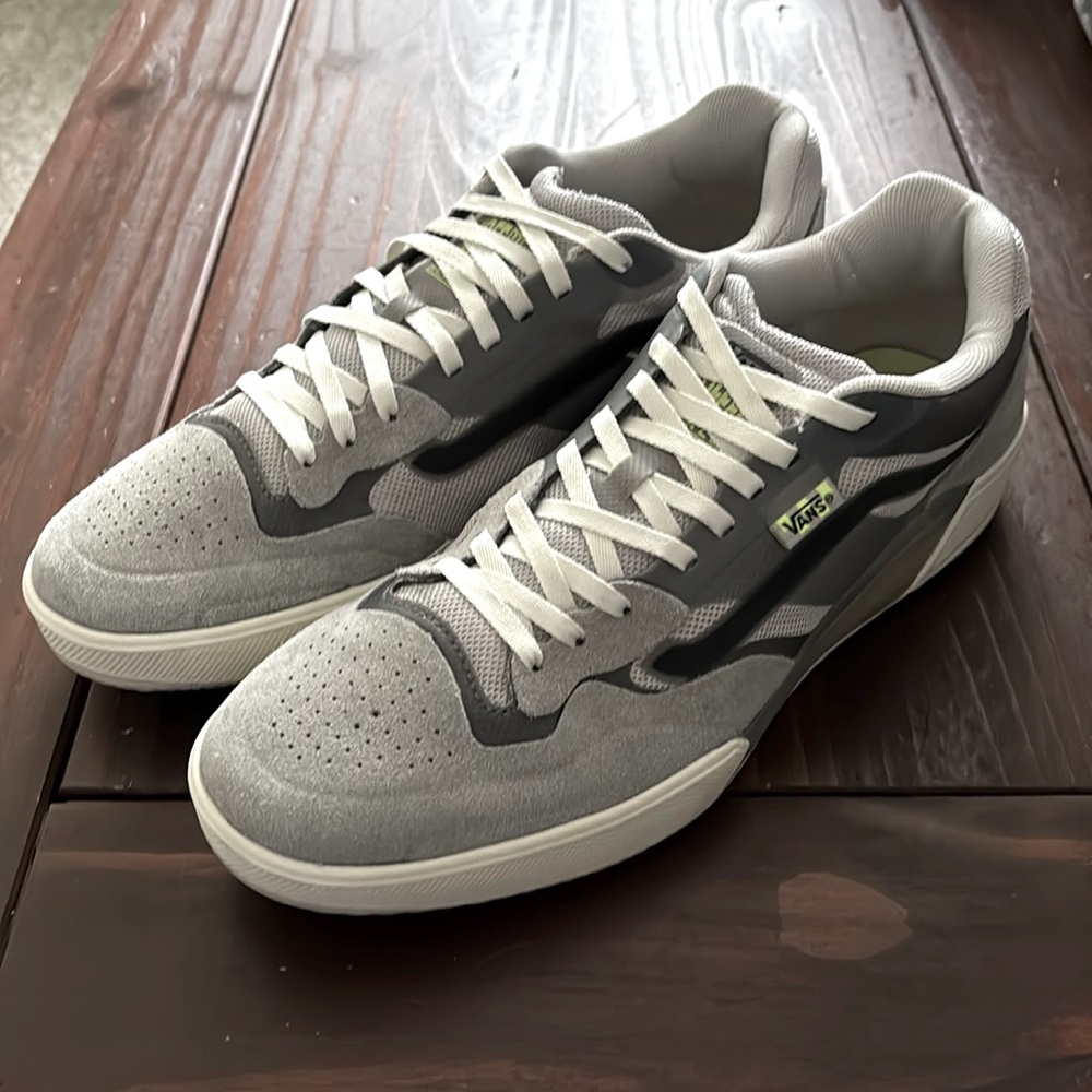Vans A.V.E. M10.5 Gray